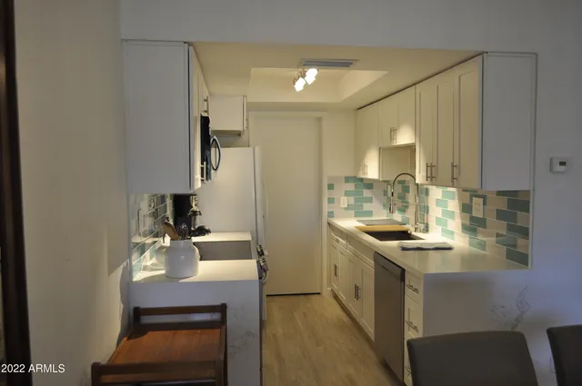 $2,150 | 11032 North 28th Drive, Unit 303, Phoenix, AZ 85029