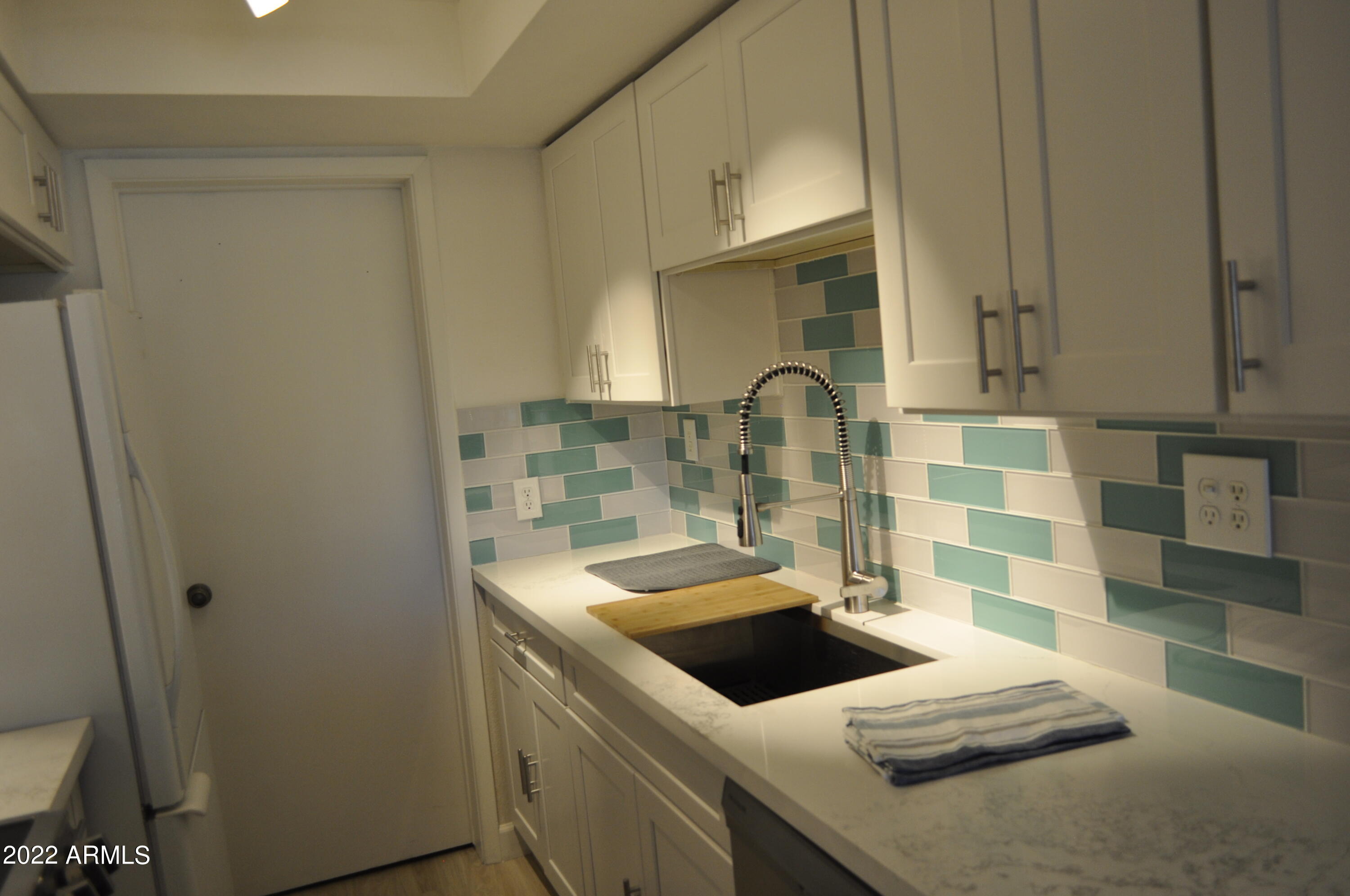 11032 North 28th Drive, Unit 303 Phoenix, AZ 85029 - Photo 9 of 32 KITCHEN 1 (3)