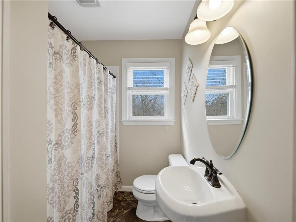 2004 Spring Street Aliquippa, PA 15001 - Photo 11 of 29