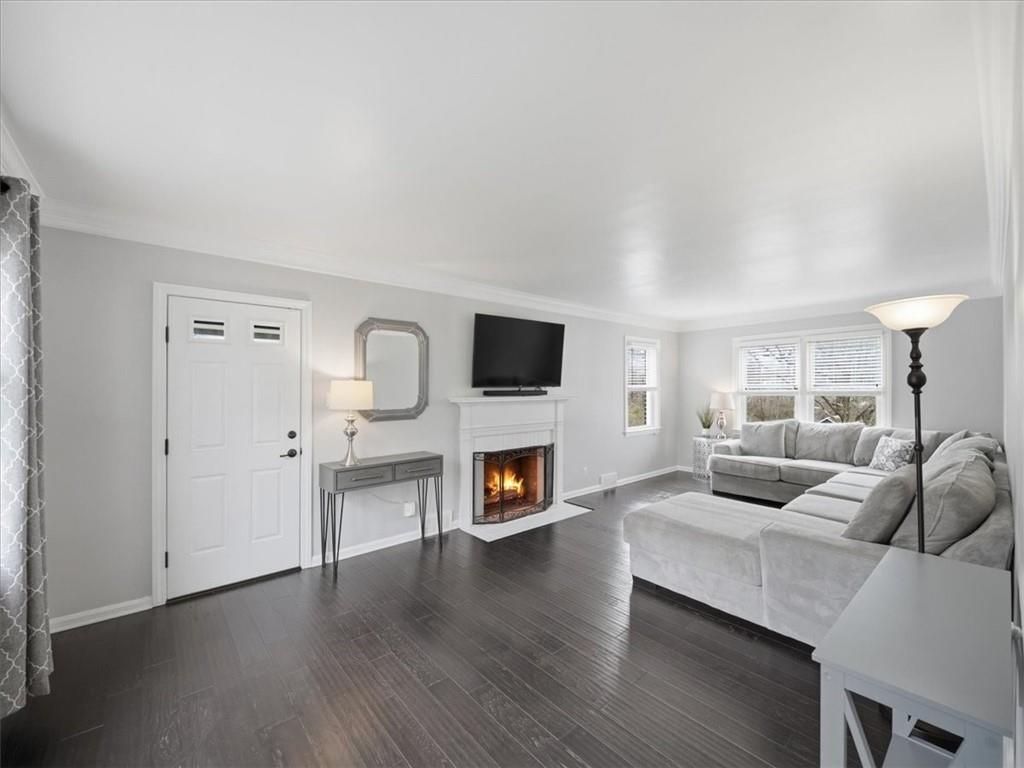 2004 Spring Street Aliquippa, PA 15001 - Photo 2 of 29