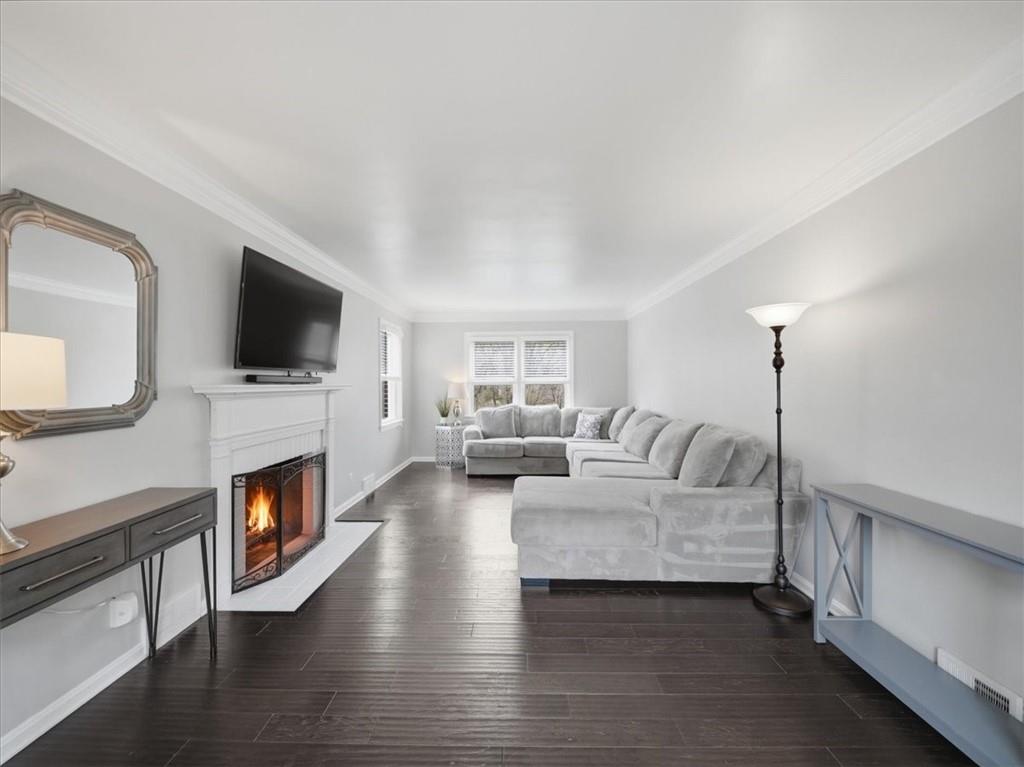 2004 Spring Street Aliquippa, PA 15001 - Photo 4 of 29