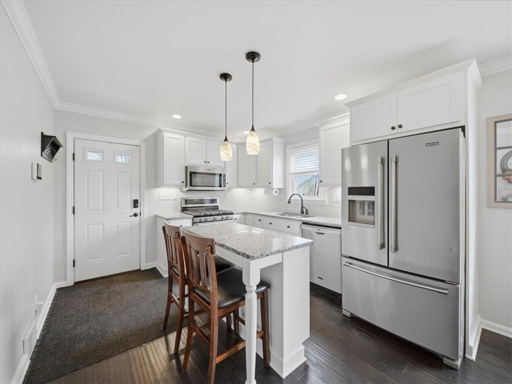 2004 Spring Street Aliquippa, PA 15001 - Photo 6 of 29