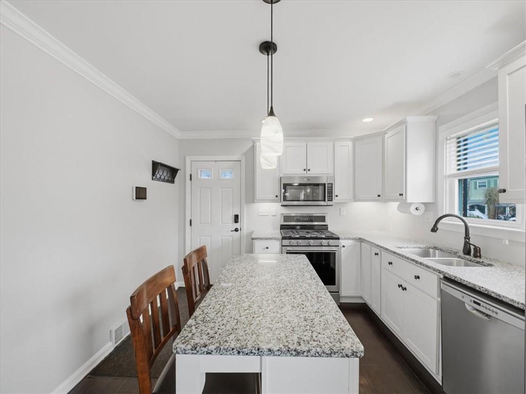 2004 Spring Street Aliquippa, PA 15001 - Photo 7 of 29