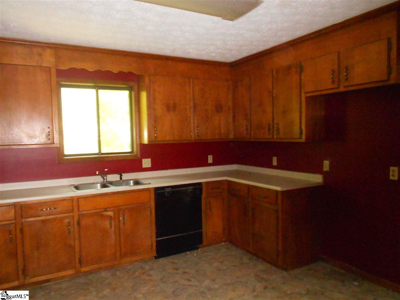 1050 Chinquapin Road Travelers Rest, SC 29690 - Photo 11 of 36 Gallery Image 11