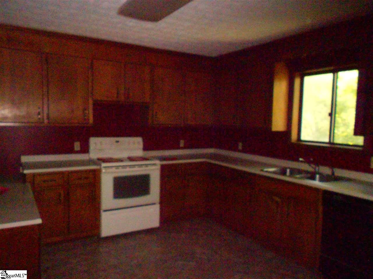 1050 Chinquapin Road Travelers Rest, SC 29690 - Photo 12 of 36 Gallery Image 12