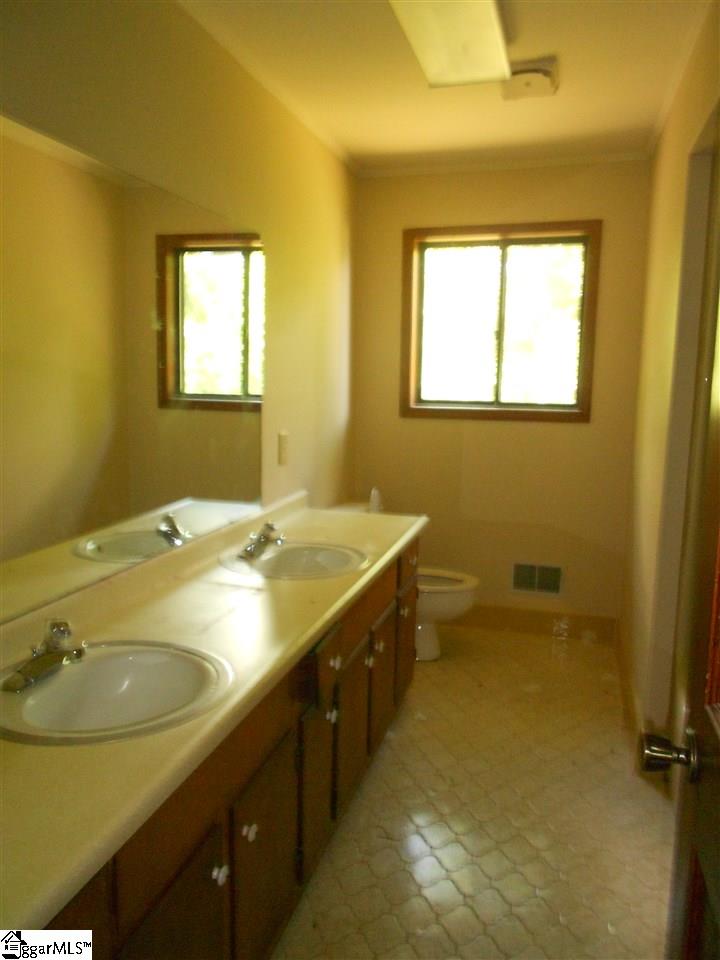 1050 Chinquapin Road Travelers Rest, SC 29690 - Photo 14 of 36 Gallery Image 14