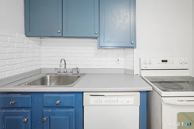 $1,650 | 30 Edgewood Street, Stafford Springs, CT 06076