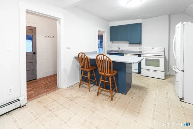 $1,650 | 30 Edgewood Street, Stafford Springs, CT 06076