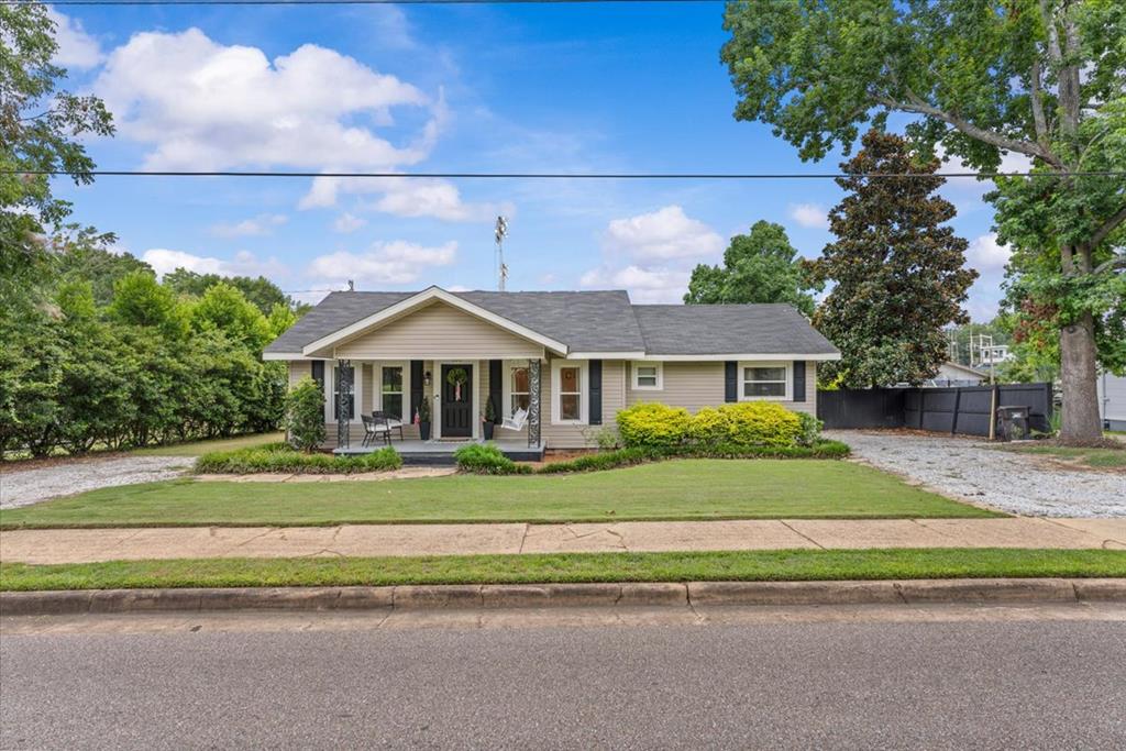 506 Mitchell Street Headland, AL 36345 - Photo 1 of 30 Main View