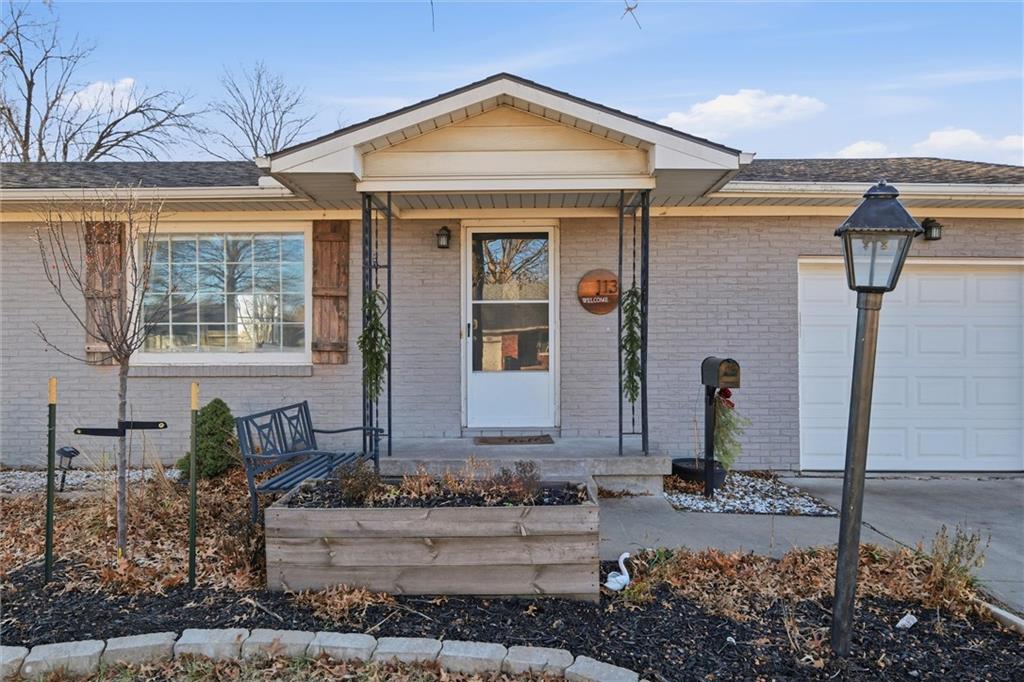 113 West Apache Street Gardner, KS 66030 - Photo 4 of 32