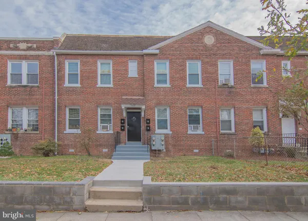 $2,100 | 1629 West Virginia Street Northeast, Unit 3, Washington, DC 20002