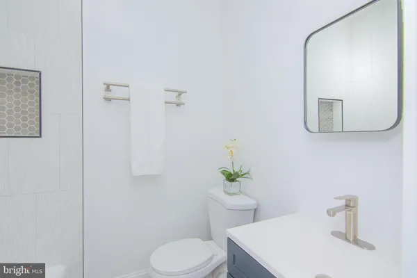 $2,100 | 1629 West Virginia Street Northeast, Unit 3, Washington, DC 20002