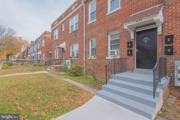 $2,100 | 1629 West Virginia Street Northeast, Unit 3, Washington, DC 20002