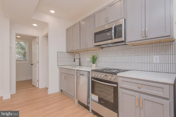 $2,100 | 1629 West Virginia Street Northeast, Unit 3, Washington, DC 20002
