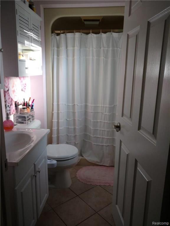13477 Carleton West Road Carleton, MI 48117 - Photo 15 of 27 Gallery Image 15