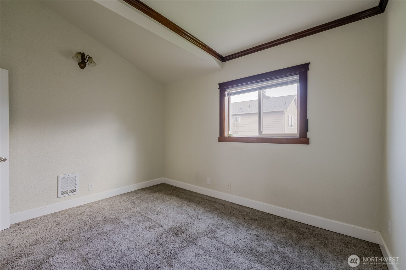 1610 South 23rd Street Tacoma, WA 98405 - Photo 12 of 32