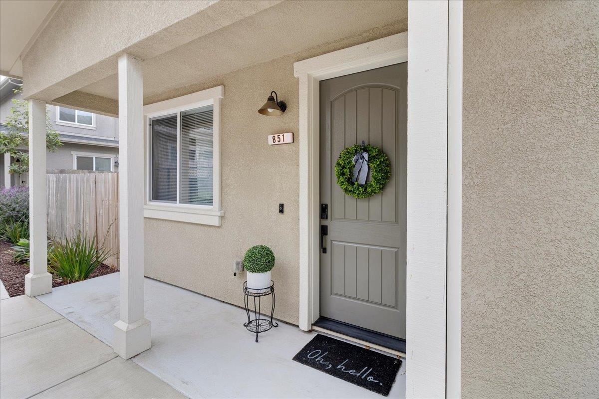 851 Mora Circle Soledad, CA 93960 - Photo 2 of 34