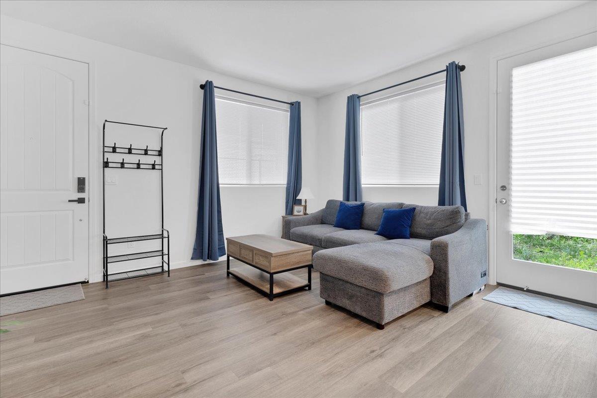 851 Mora Circle Soledad, CA 93960 - Photo 5 of 34