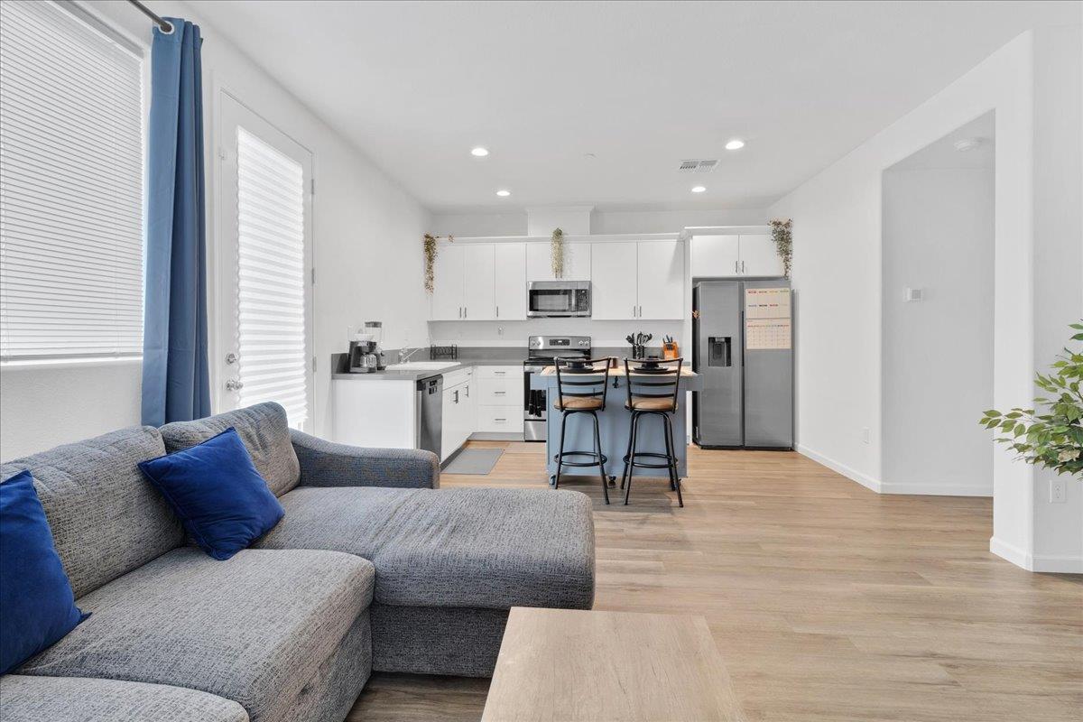 851 Mora Circle Soledad, CA 93960 - Photo 8 of 34