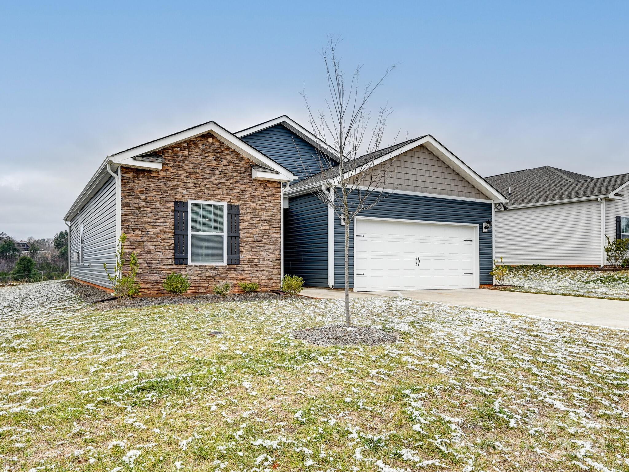 235 Ridgeview Lane Mars Hill, NC 28754 - Photo 2 of 32 Gallery Image 2