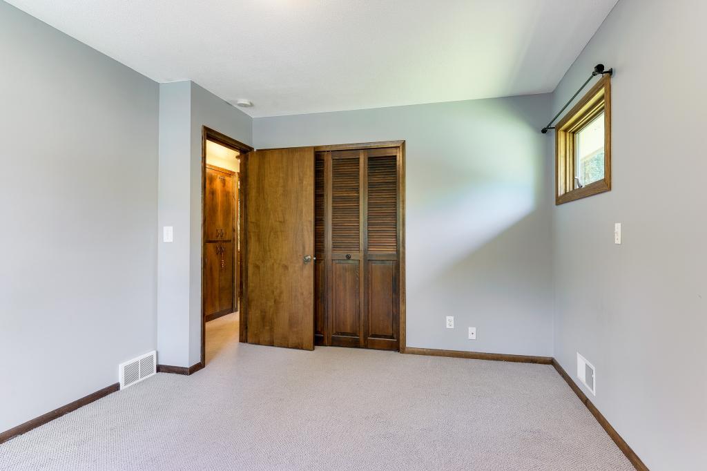 7248 Courtly Road Woodbury, MN 55125 - Photo 25 of 47