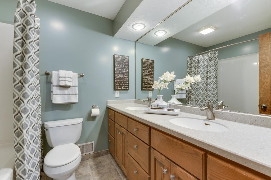 7248 Courtly Road Woodbury, MN 55125 - Photo 26 of 47