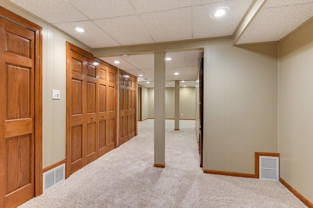 7248 Courtly Road Woodbury, MN 55125 - Photo 32 of 47