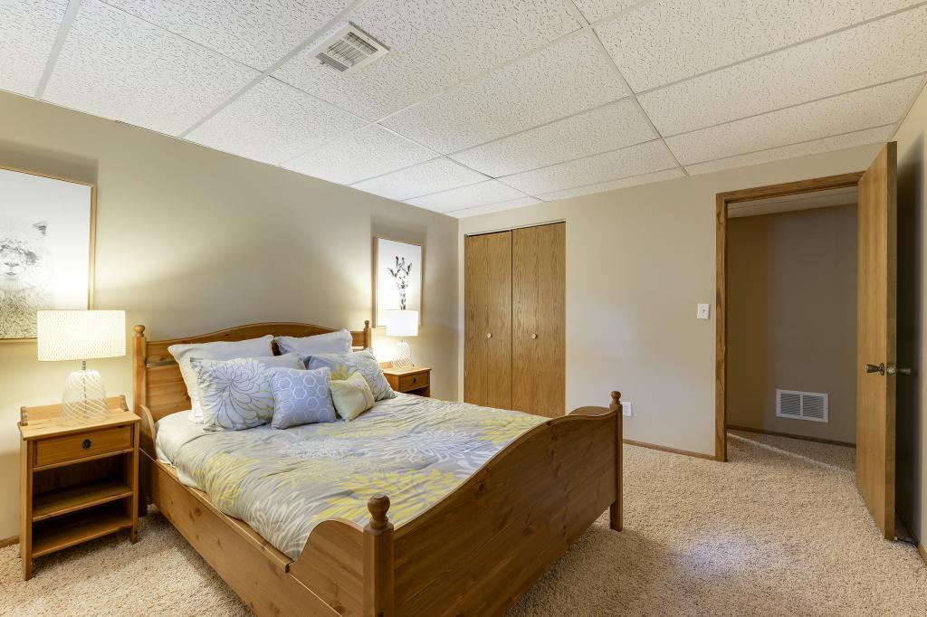 7248 Courtly Road Woodbury, MN 55125 - Photo 36 of 47