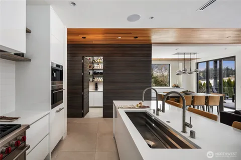 $11,700,000 | 9810 Southeast Shoreland Drive, Bellevue, WA 98004