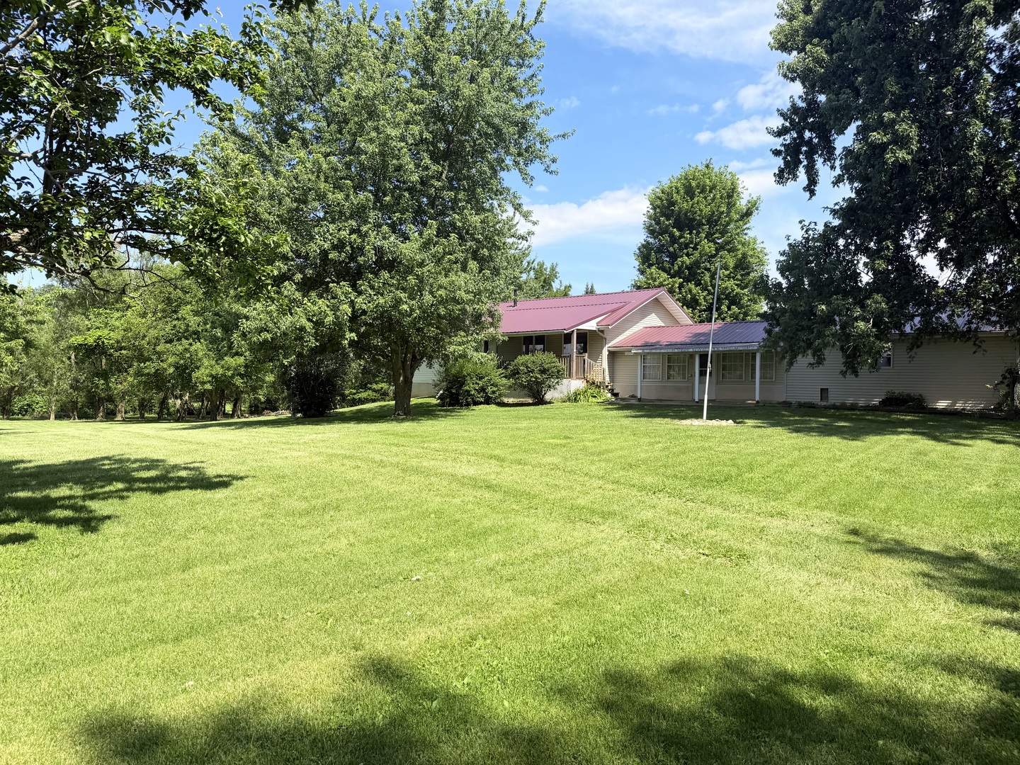 17179 Swisher Hill Road Dewitt, IL 61735 - Photo 3 of 39