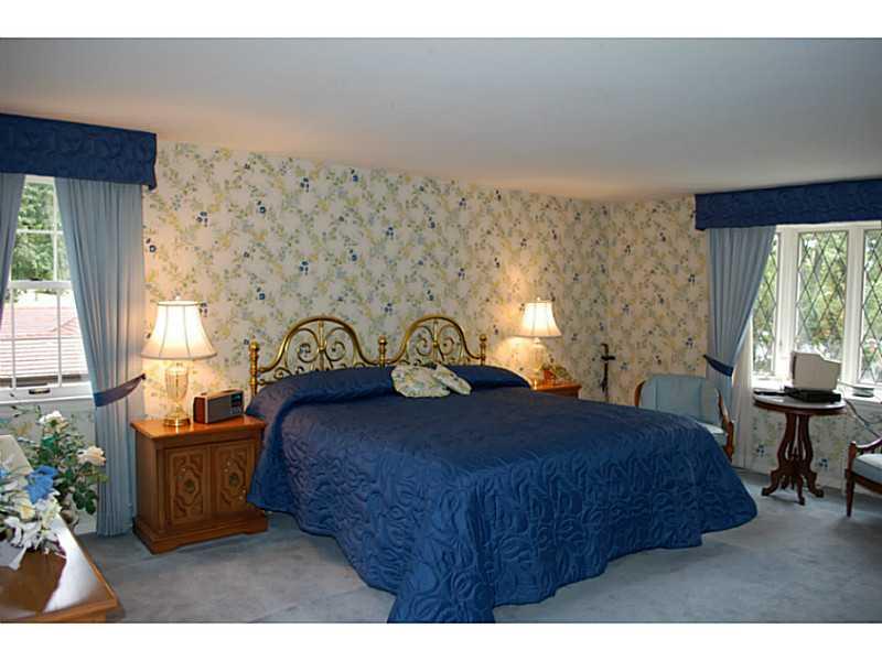 2024 Murdstone Road Upper St. Clair, PA 15241 - Photo 15 of 25 Master Bedroom.