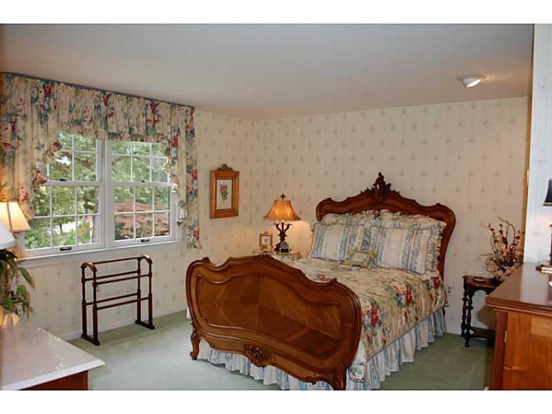 2024 Murdstone Road Upper St. Clair, PA 15241 - Photo 17 of 25 Bedroom.