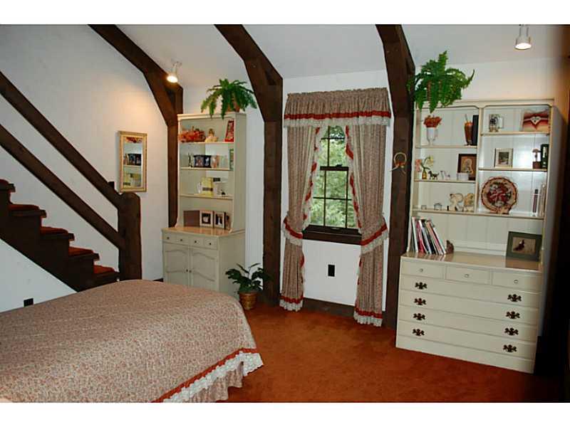 2024 Murdstone Road Upper St. Clair, PA 15241 - Photo 18 of 25 Bedroom.