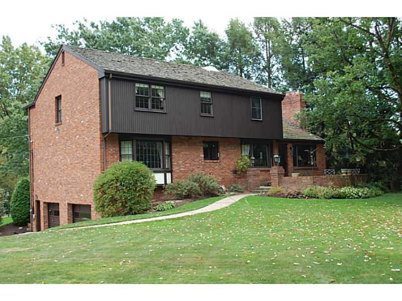 2024 Murdstone Road Upper St. Clair, PA 15241 - Photo 22 of 25 Exterior Back.