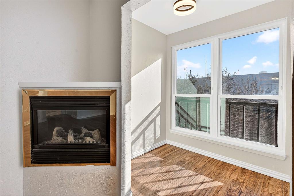 11460 Audelia Road, Unit 287 Dallas, TX 75243 - Photo 19 of 39 Flex space off the primary bedroom