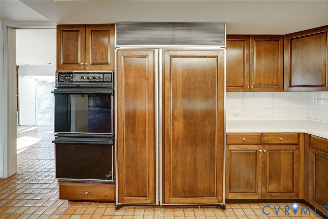 503 Welwyn Road Henrico, VA 23229 - Photo 16 of 37 Sub-Zero Refrigerator