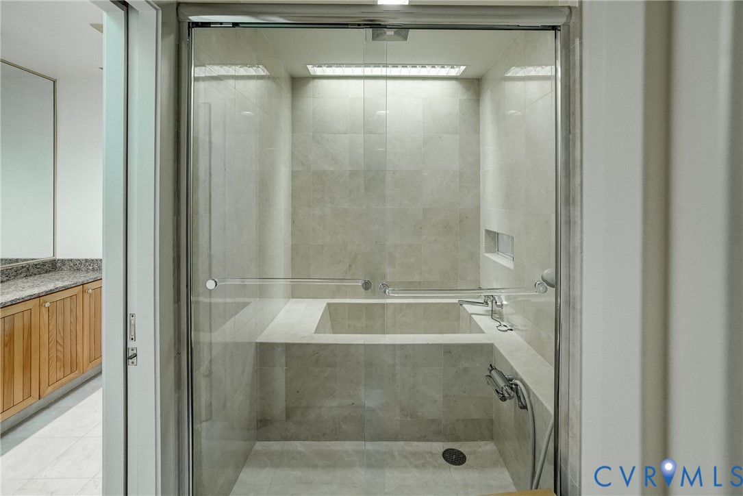 503 Welwyn Road Henrico, VA 23229 - Photo 28 of 37 Japanese Bath