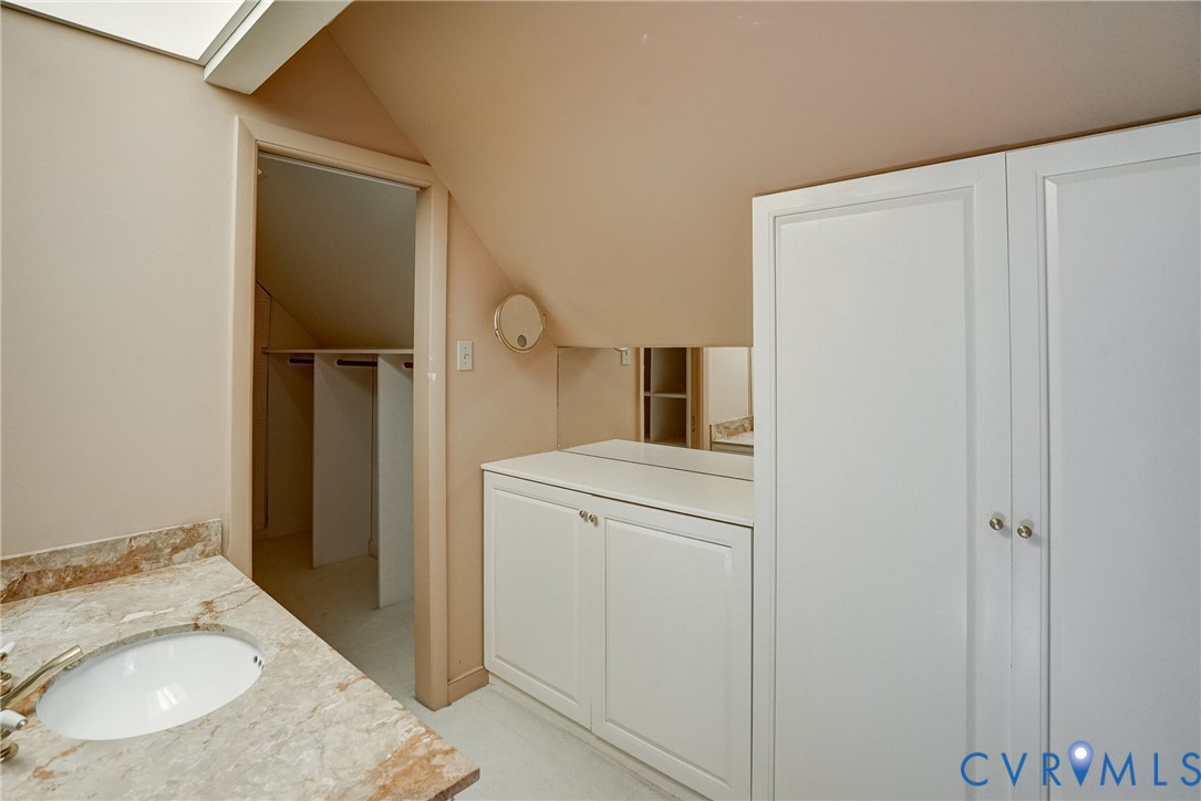 503 Welwyn Road Henrico, VA 23229 - Photo 29 of 37 Primary Bath