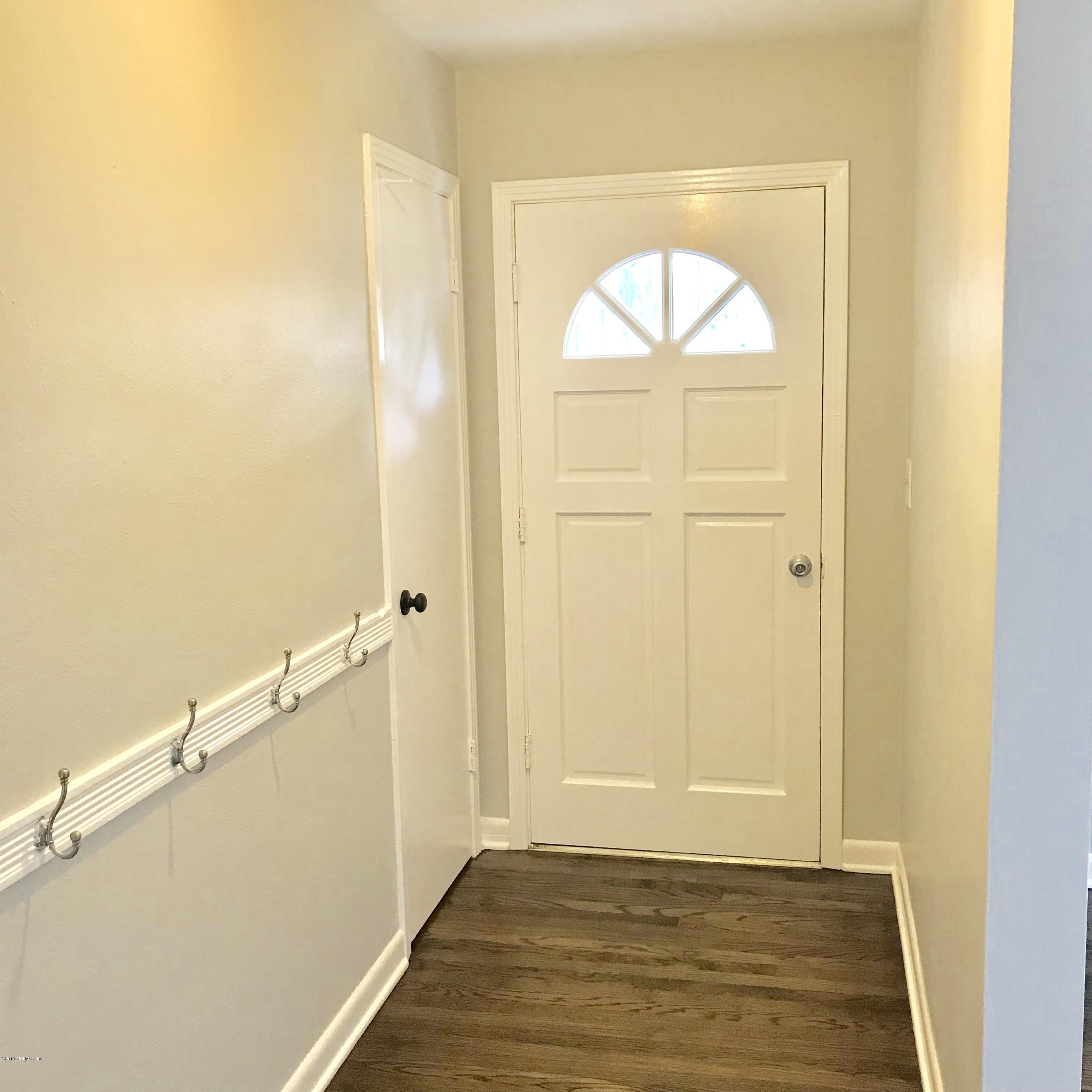 7552 Francisco Road Jacksonville, FL 32217 - Photo 3 of 26 Foyer