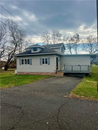 $148,950 | 348 Laurentian Place, Southport, NY 14904