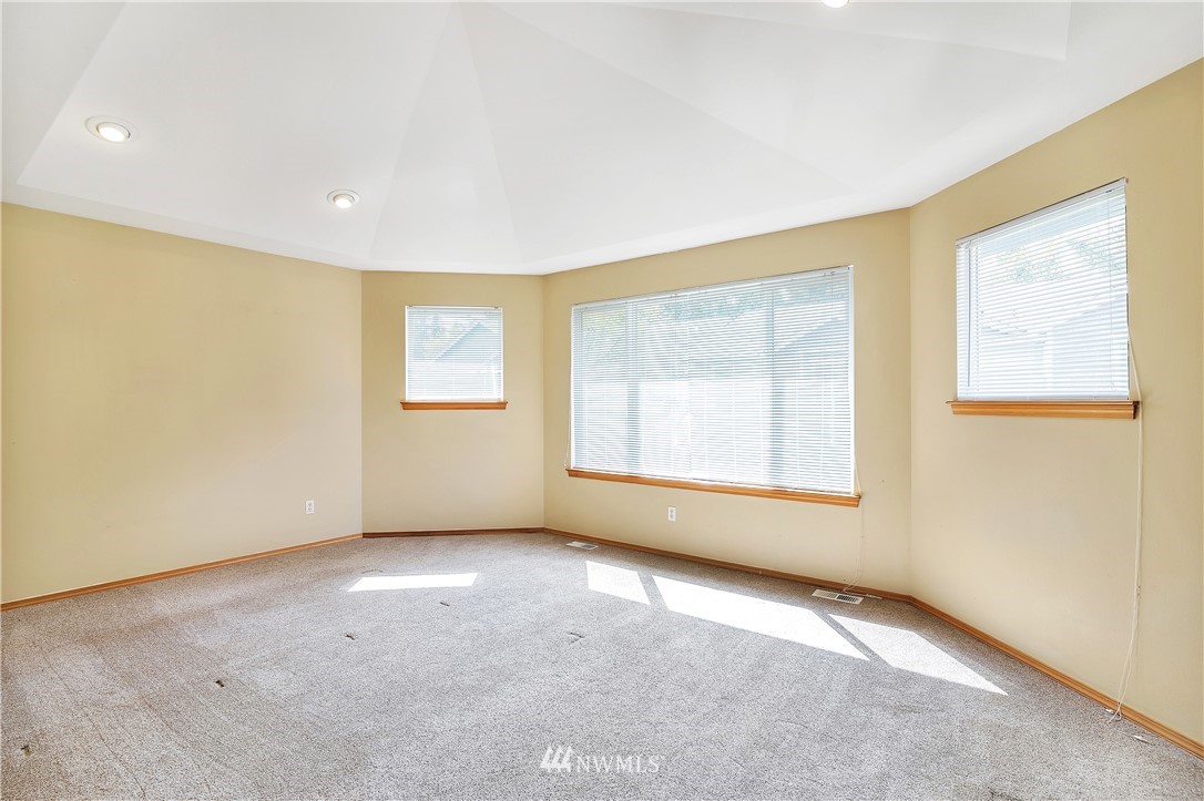 8815 Northeast 176th Street Bothell, WA 98011 - Photo 12 of 24 Gallery Image 12