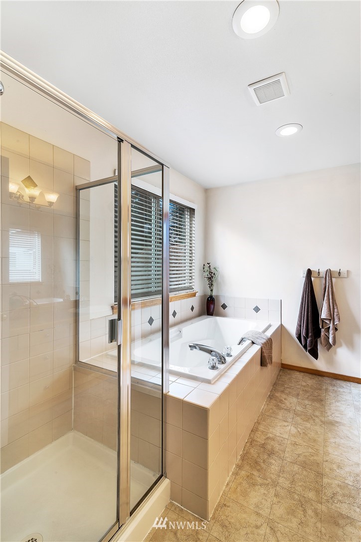 8815 Northeast 176th Street Bothell, WA 98011 - Photo 13 of 24 Gallery Image 13