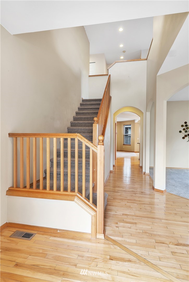 8815 Northeast 176th Street Bothell, WA 98011 - Photo 3 of 24 Gallery Image 3