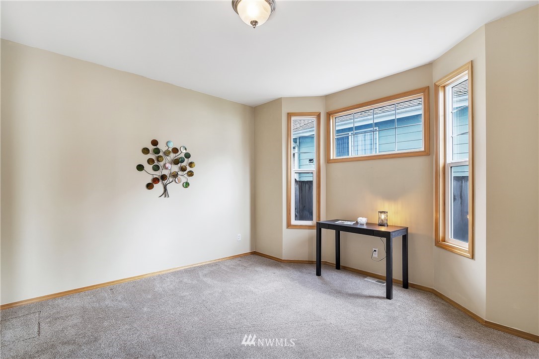 8815 Northeast 176th Street Bothell, WA 98011 - Photo 5 of 24 Gallery Image 5