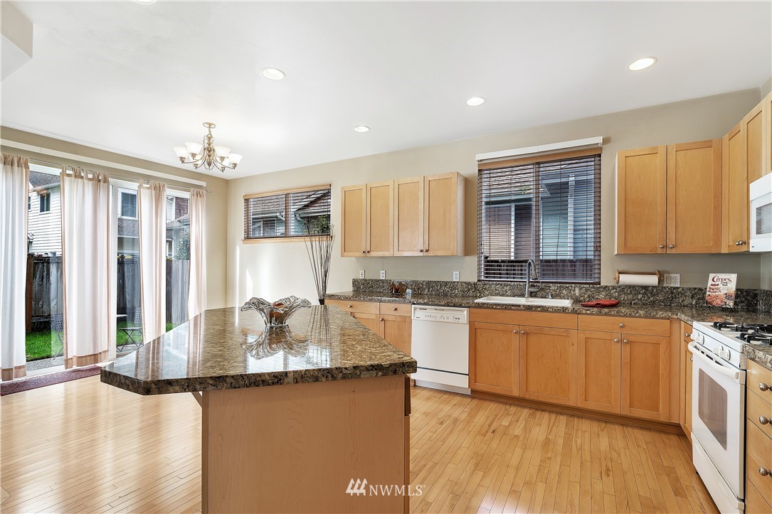 8815 Northeast 176th Street Bothell, WA 98011 - Photo 7 of 24 Gallery Image 7