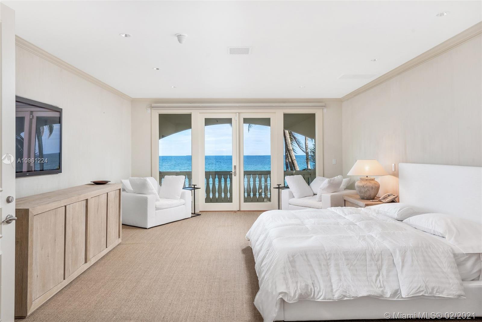 547 Ocean Boulevard Golden Beach, FL 33160 - Photo 24 of 63