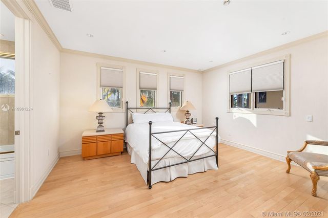 $17,500,000 | 547 Ocean Boulevard, Golden Beach, FL 33160