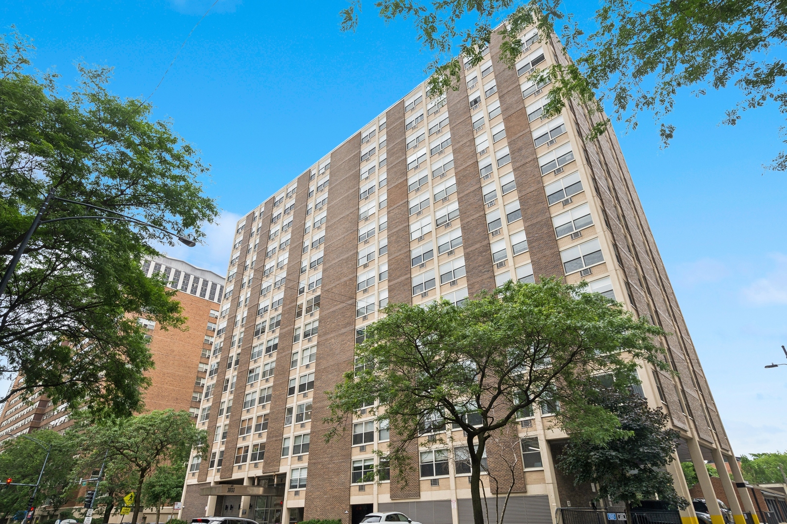 3033 North Sheridan Road, Unit 603 Chicago, IL 60657 - Photo 1 of 17 Gallery Image 1