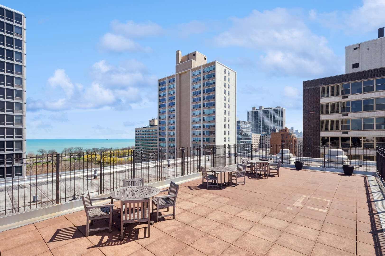 3033 North Sheridan Road, Unit 603 Chicago, IL 60657 - Photo 16 of 17 Gallery Image 16