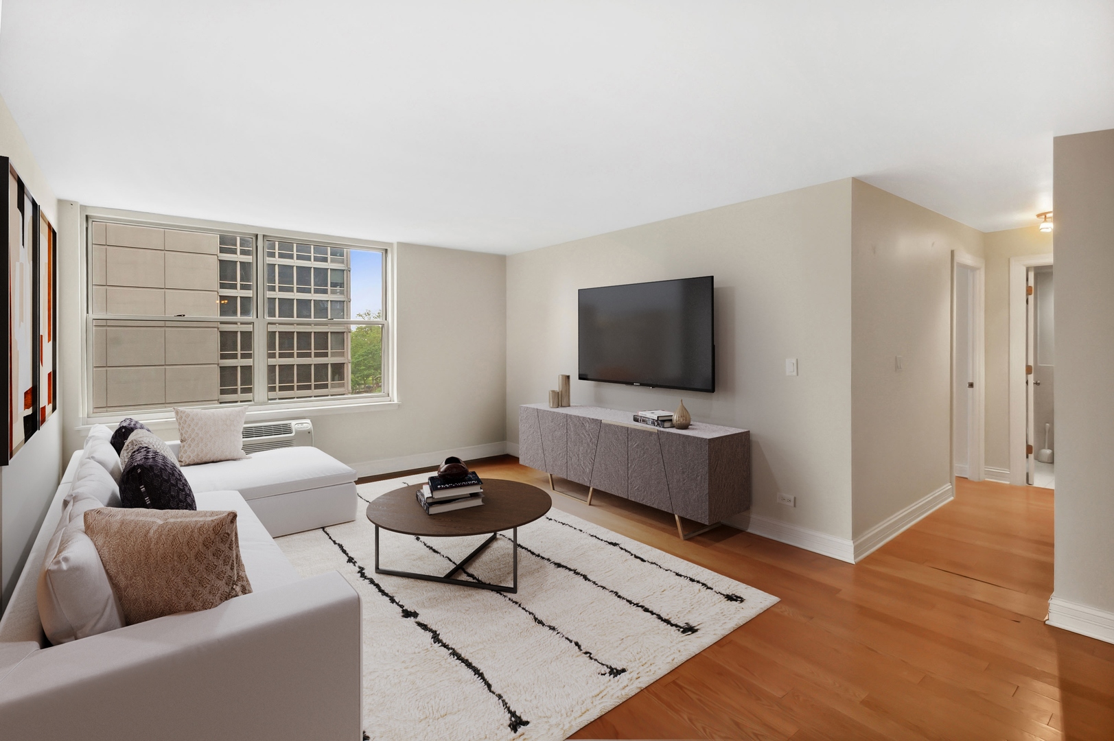 3033 North Sheridan Road, Unit 603 Chicago, IL 60657 - Photo 4 of 17 Gallery Image 4